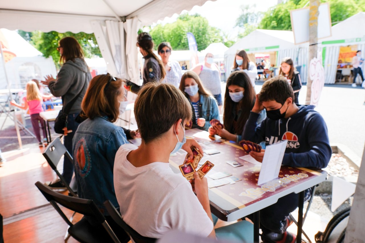 Stand de jeu, place du Drapeau - Agrandir l'image (fenêtre modale)